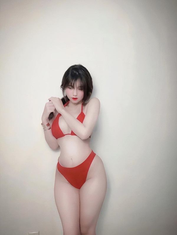 alt ảnh Trương Khả Di bikini 2