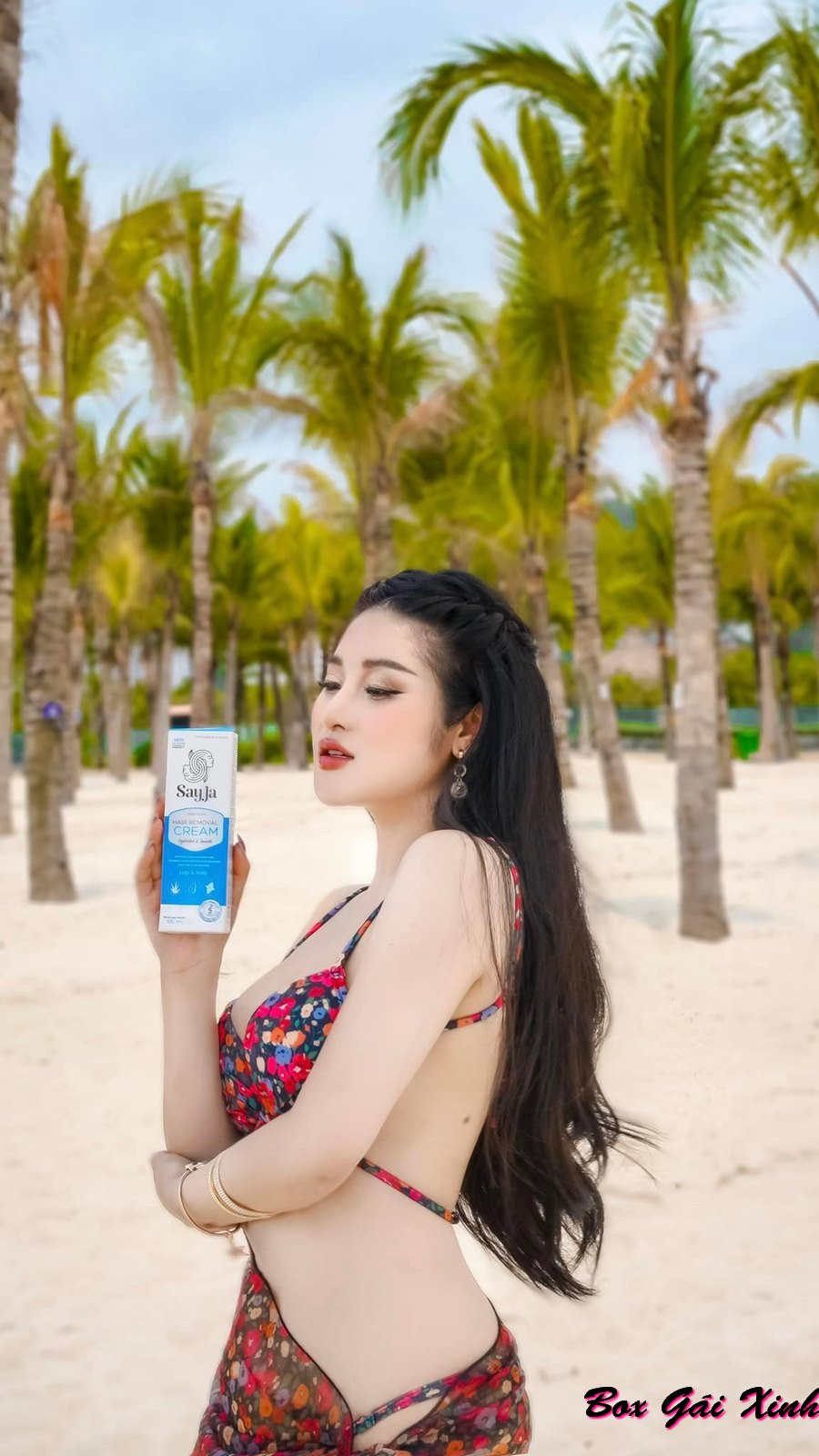 Hình ảnh Bùi Hồng Anh diện bikini trong góc chụp cực chill