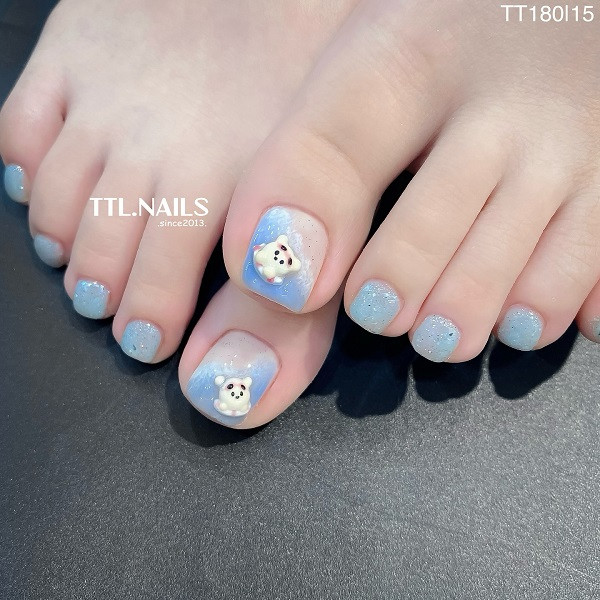 Mẫu nail chân đơn sắc màu hồng nhạt