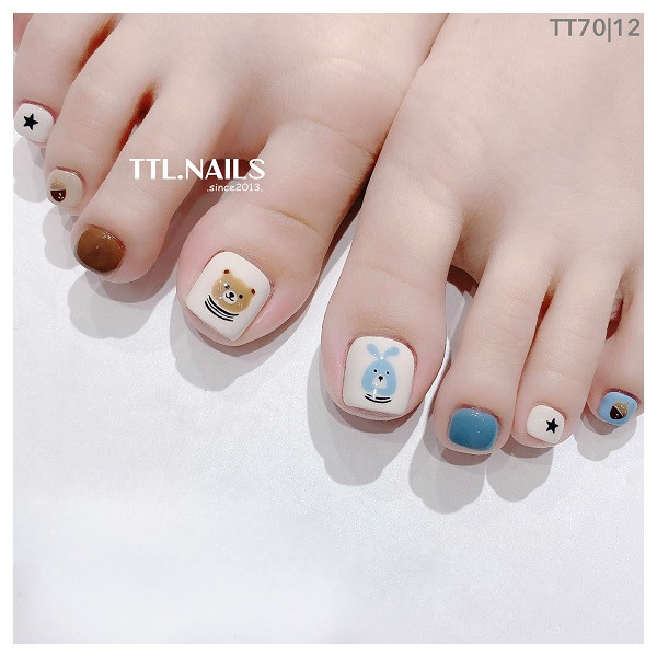 Mẫu nail chân đẹp 2024 với tông màu pastel nhẹ nhàng