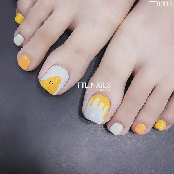 Nail chân họa tiết hoa lá