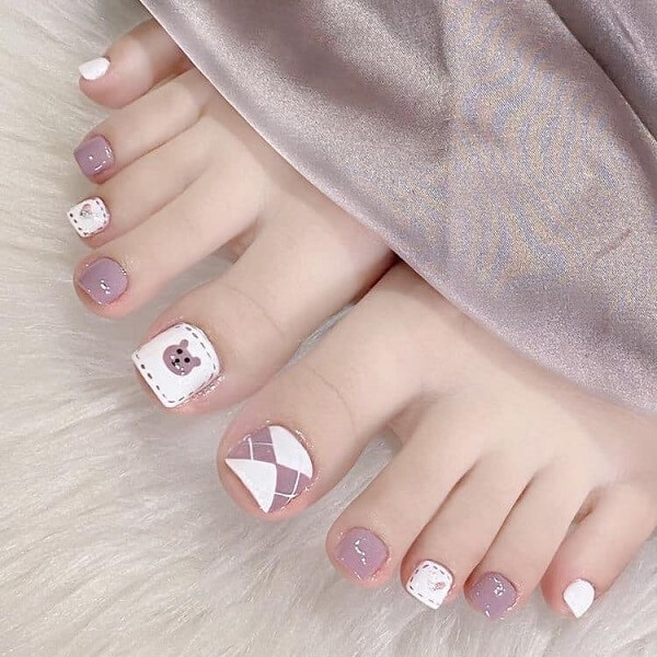 Mẫu nail chân vẽ cute 12