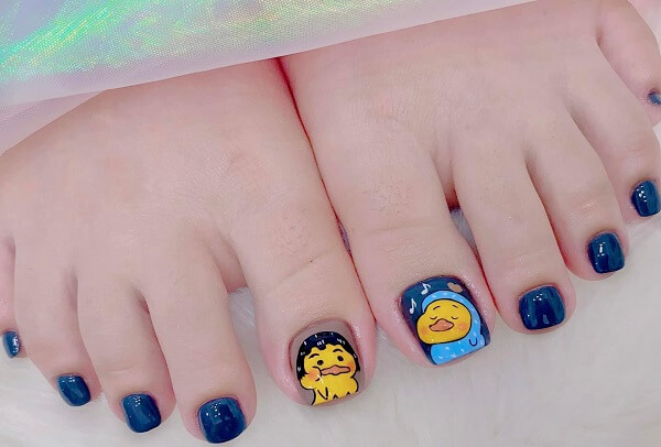 Mẫu nail chân vẽ cute 5