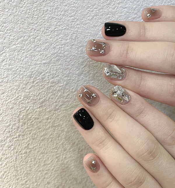 Mẫu nail đẹp đơn giản 2