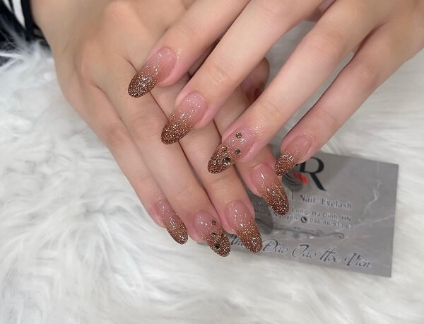 Mẫu nail màu nâu 3