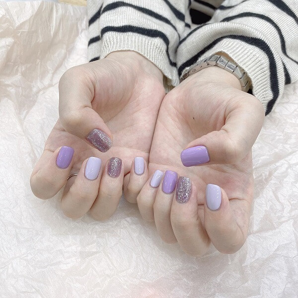 Mẫu nail tím đính đá lấp lánh