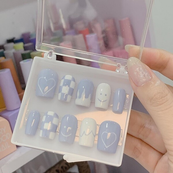 Mẫu nail box màu sắc tươi sáng