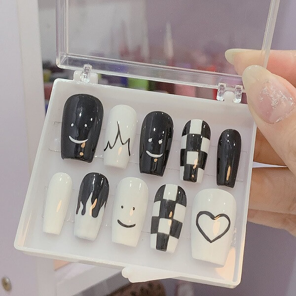 Mẫu nail box họa tiết đơn giản