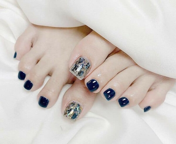 Mẫu nail chân đẹp với họa tiết ombre