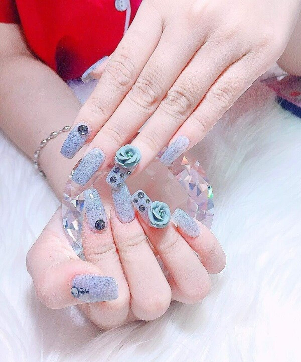 Mẫu nail cô dâu đơn giản 13