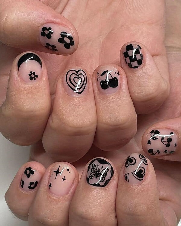 alt Mẫu nail đen trắng cute hình chấm bi