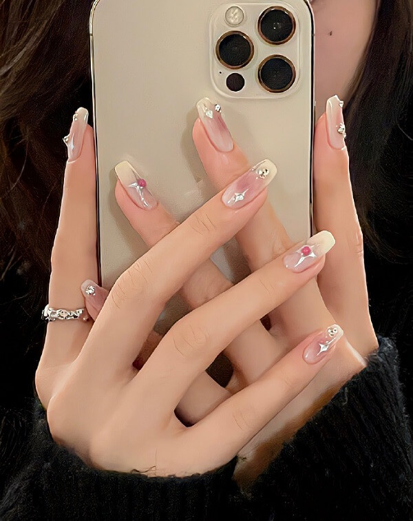 Mẫu nail đẹp nhẹ nhàng 5