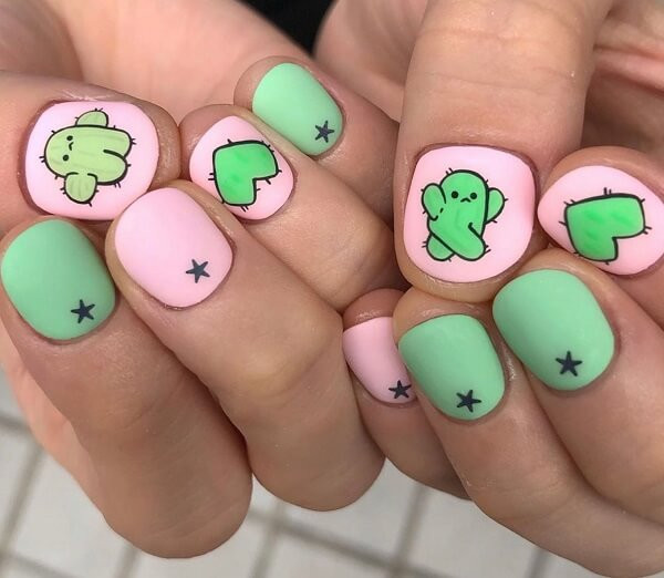 Mẫu nail hoạt hình đơn giản với họa tiết trái tim