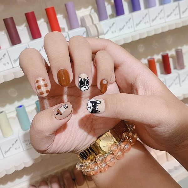 Mẫu nail hoạt hình ngộ nghĩnh với hình vẽ chú chó