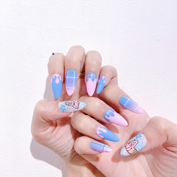 Mẫu nail kẻ sọc kết hợp họa tiết