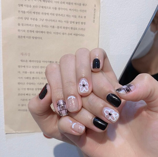 Mẫu nail sọc caro màu nâu