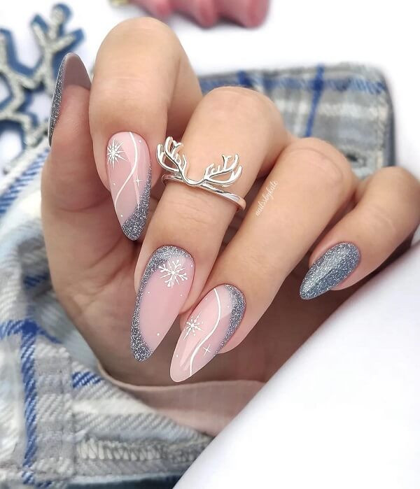 Mẫu nail lấp lánh kim tuyến màu vàng đồng sang trọng