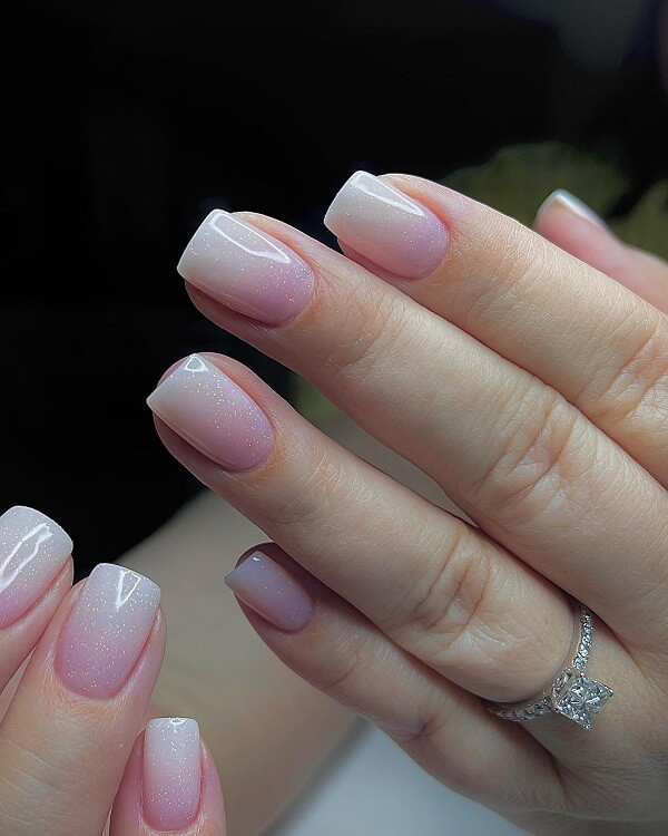 Nail màu tím đậm đính đá