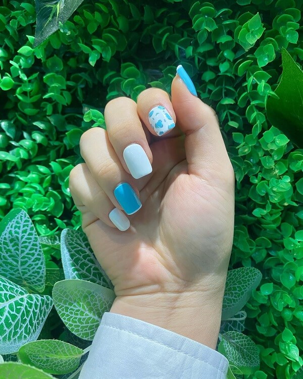 Mẫu nail xanh pastel kết hợp kim tuyến