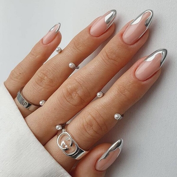 Mẫu nail nhẹ nhàng với họa tiết hoa