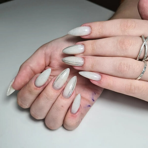 Mẫu nail nhẹ nhàng cho da ngăm