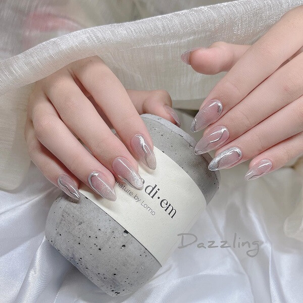 Mẫu nail nhẹ nhàng màu nude