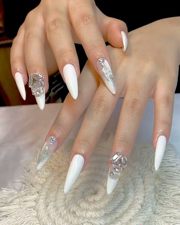 Mẫu nail trắng đẹp