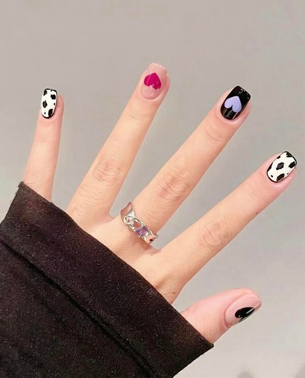 alt: Mẫu nail xinh cute với gam màu pastel và họa tiết hoa