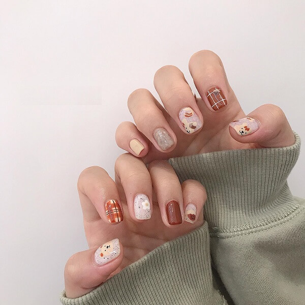 Mẫu nail kẻ sọc đen