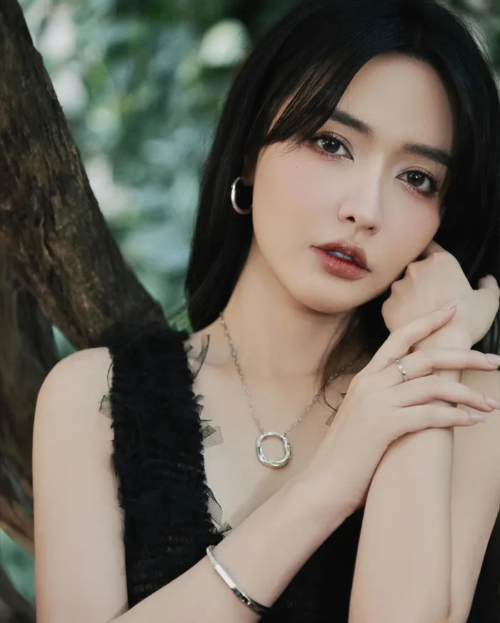 Hình ảnh Bích Phương sexy làm fan mê mẩn với vẻ đẹp ngọt ngào