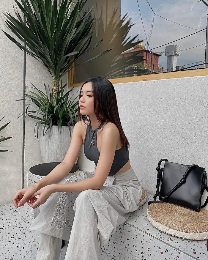 Bích Phương sexy nổi bật với vẻ đẹp cá tính và hiện đại
