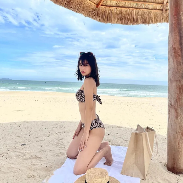 Ảnh Hoàng Yến Chibi bikini da báo cực sexy