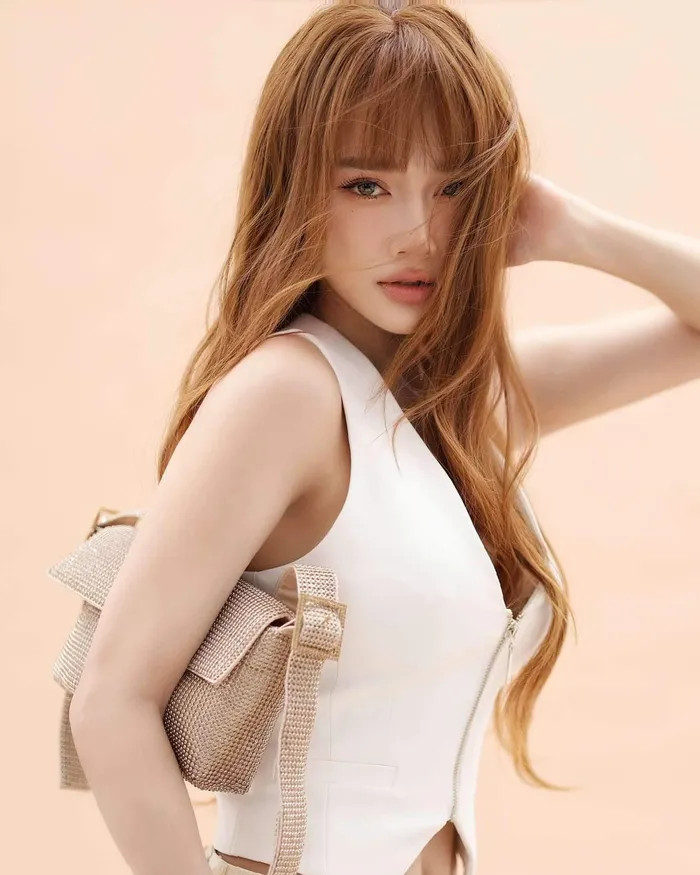 Hình ảnh Nhã Phương sexy với thần thái cuốn hút