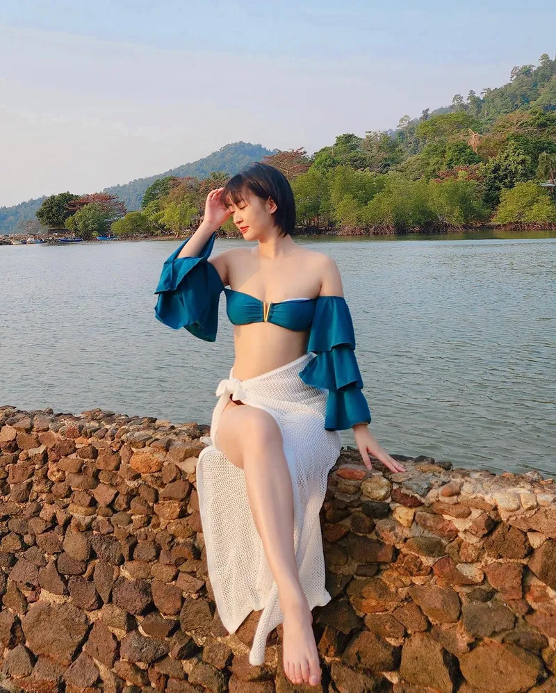 Bùi Thị Bích Diệp mặc bikini tỏa sáng với vẻ trẻ trung