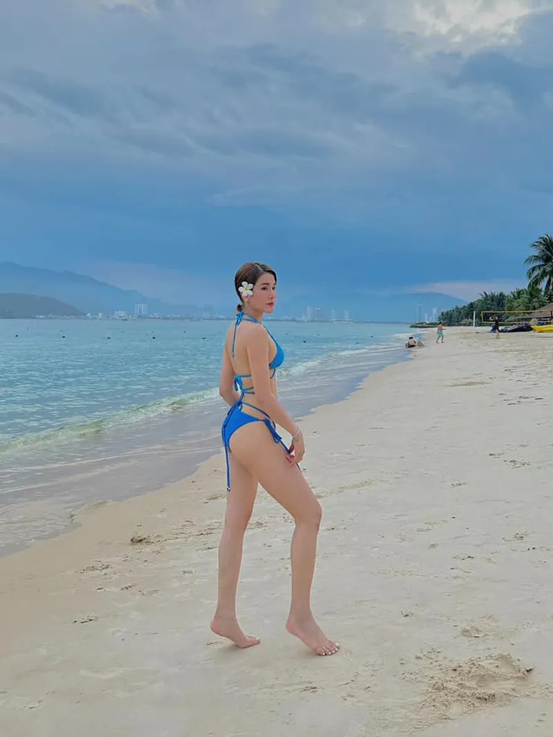 Hình Diệp Lâm Anh bikini đẹp