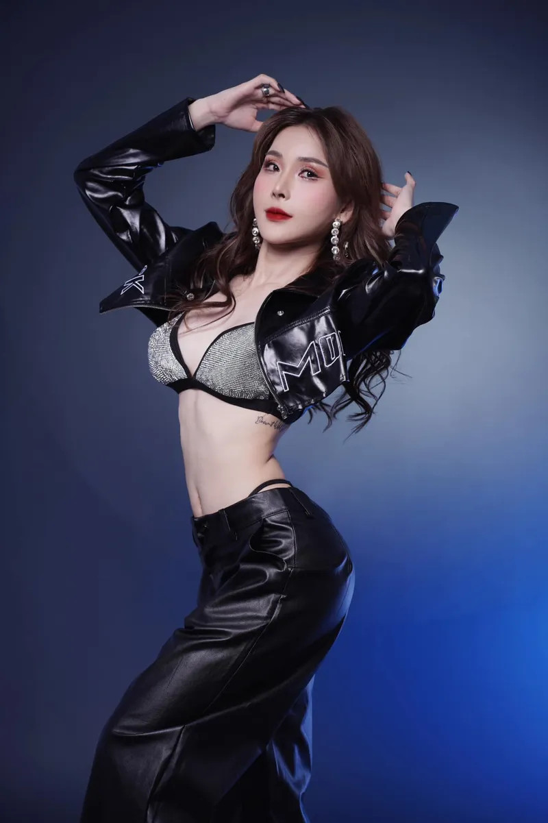 DJ Tina Thảo gợi cảm với phong cách cá tính