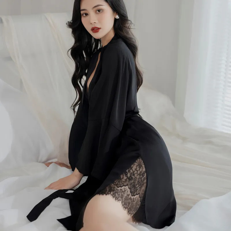 Gái xinh trong bộ đồ ngủ đơn giản nhưng quyến rũ