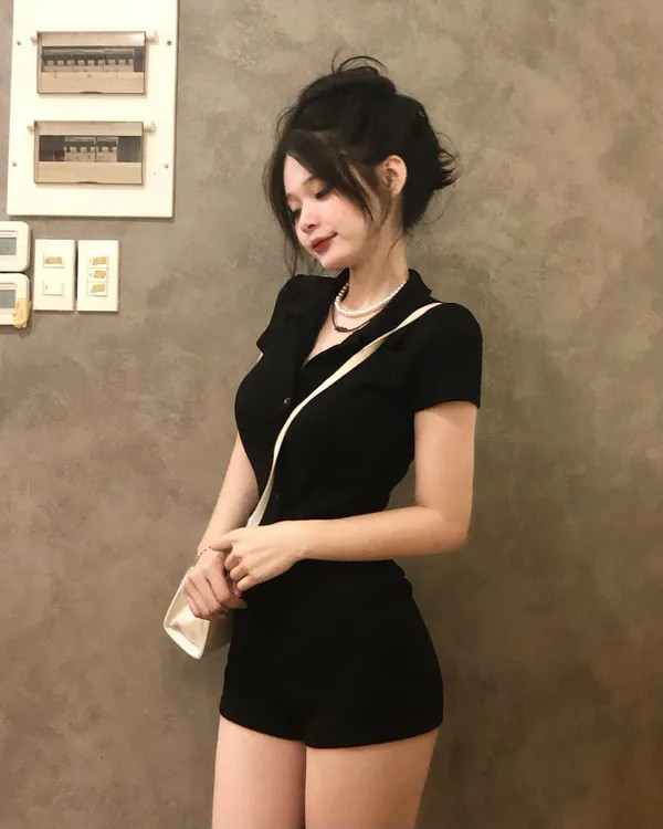 Gái xinh cute 15 tuổi với nụ cười hồn nhiên