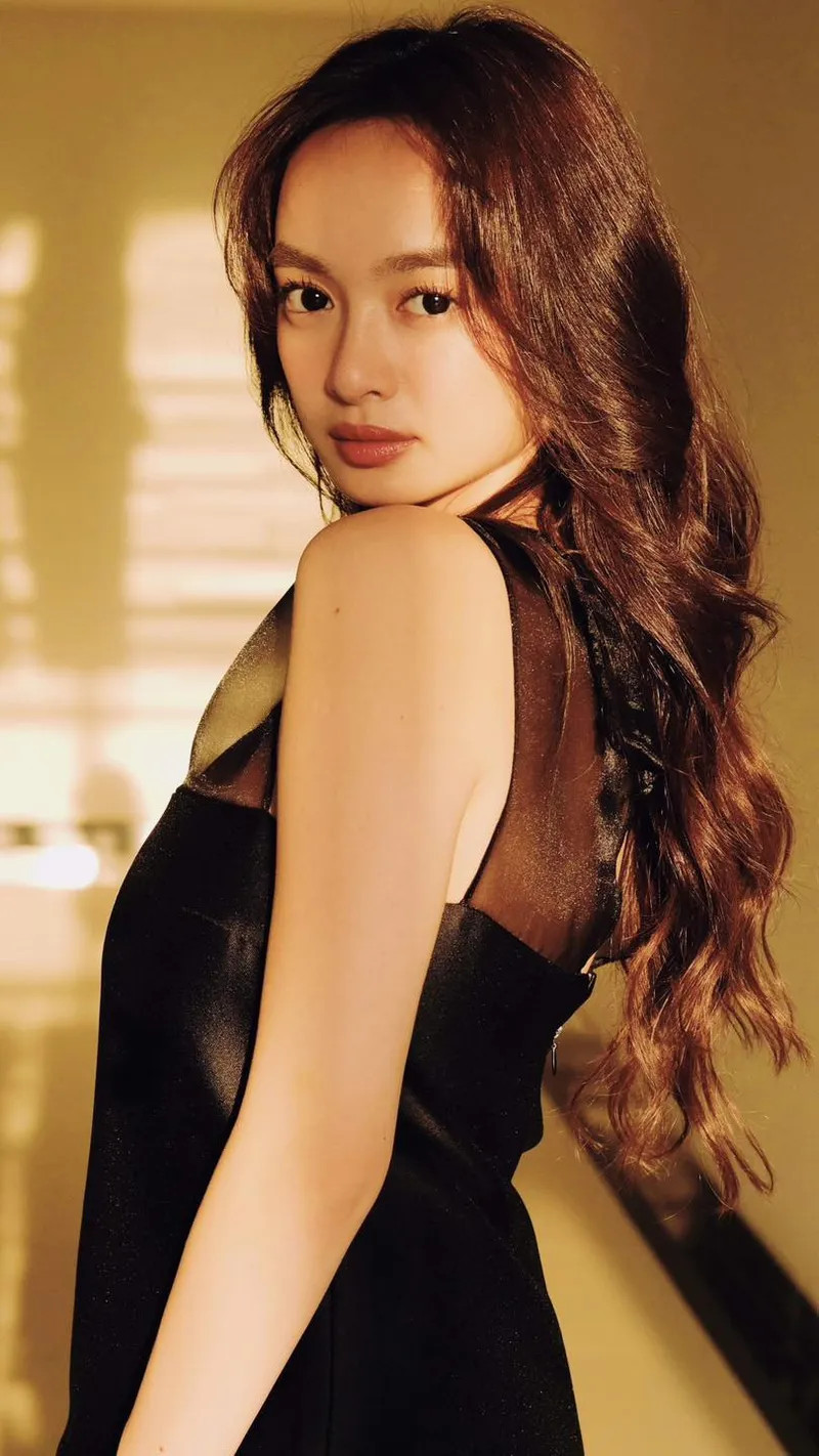 Kaity Nguyễn sexy và đầy cuốn hút trong từng khoảnh khắc