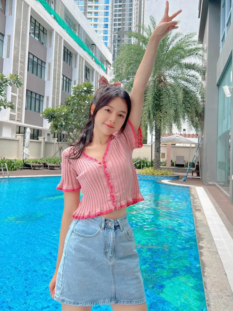 Sự quyến rũ táo bạo trong từng trang phục
