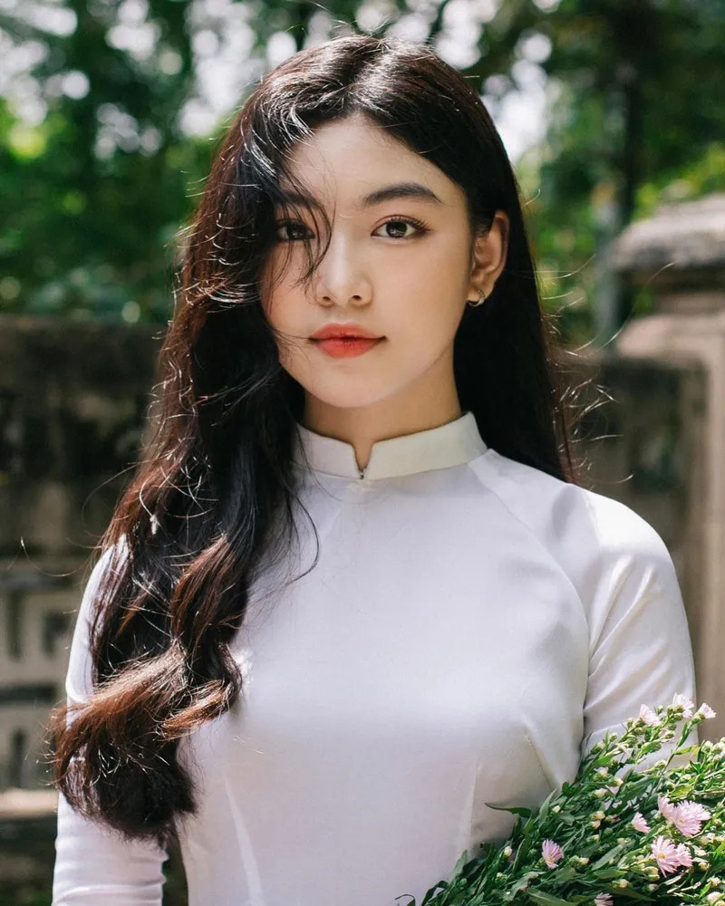 Bé Lọ Lem con quyền Linh mang đến cảm giác trong trẻo