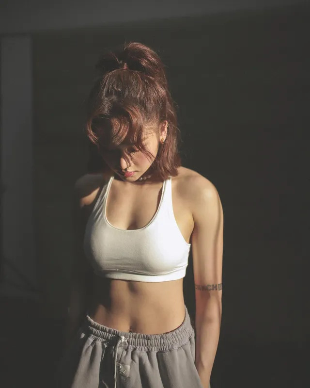 Miu Lê đầy cuốn hút trong trang phục sexy