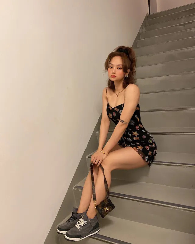 Miu Lê quyến rũ với ánh nhìn mê hoặc