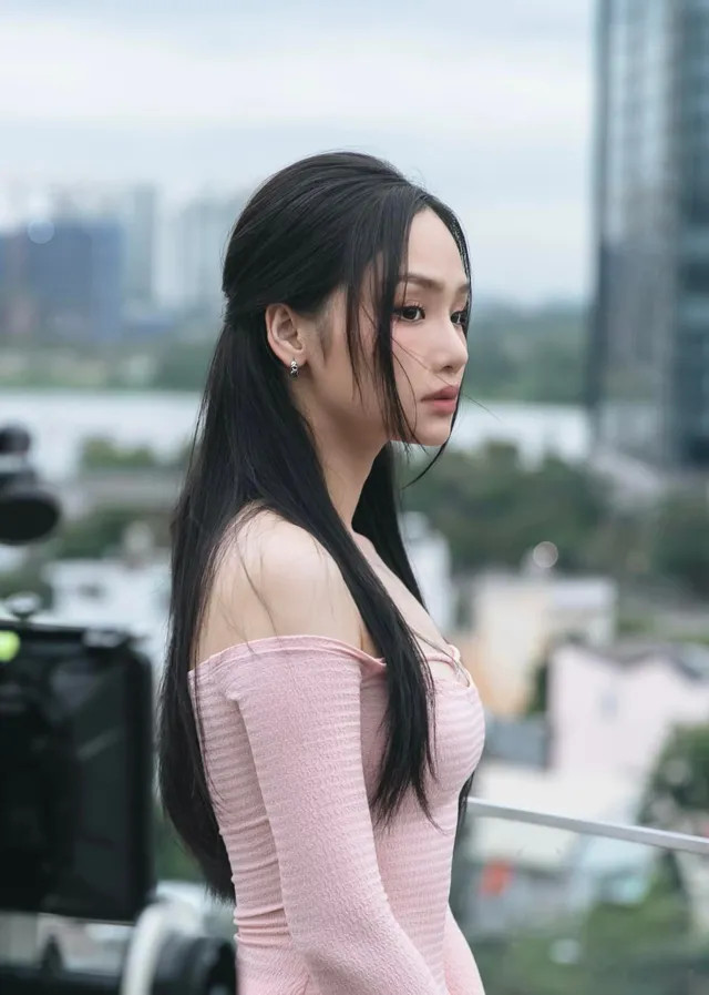 Ảnh Miu Lê trong bộ bikini quyến rũ