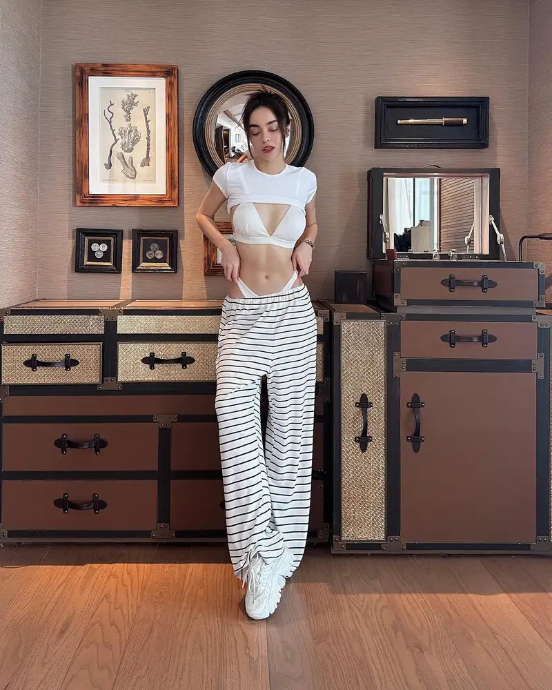 Ngắm MLee sexy với bikini, vẻ đẹp tự tin