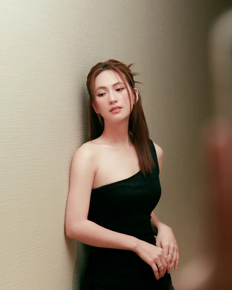 Vẻ đẹp và thần thái của Phương Anh Đào làm say lòng người hâm mộ