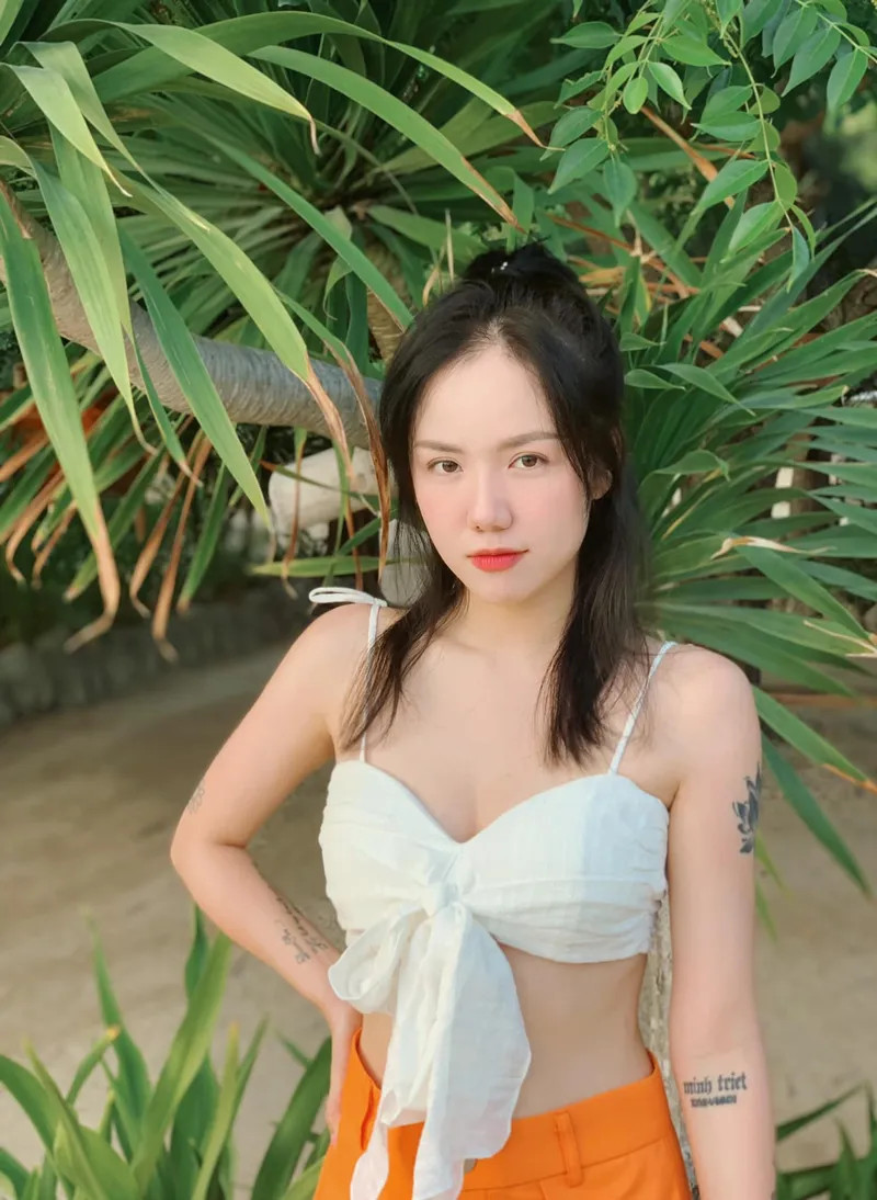 Hình ảnh Phương Ly tỏa sáng với bikini năng động
