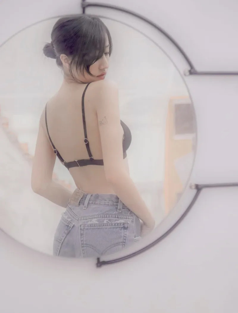 Hình ảnh Trịnh Thảo gợi cảm trong bộ bikini
